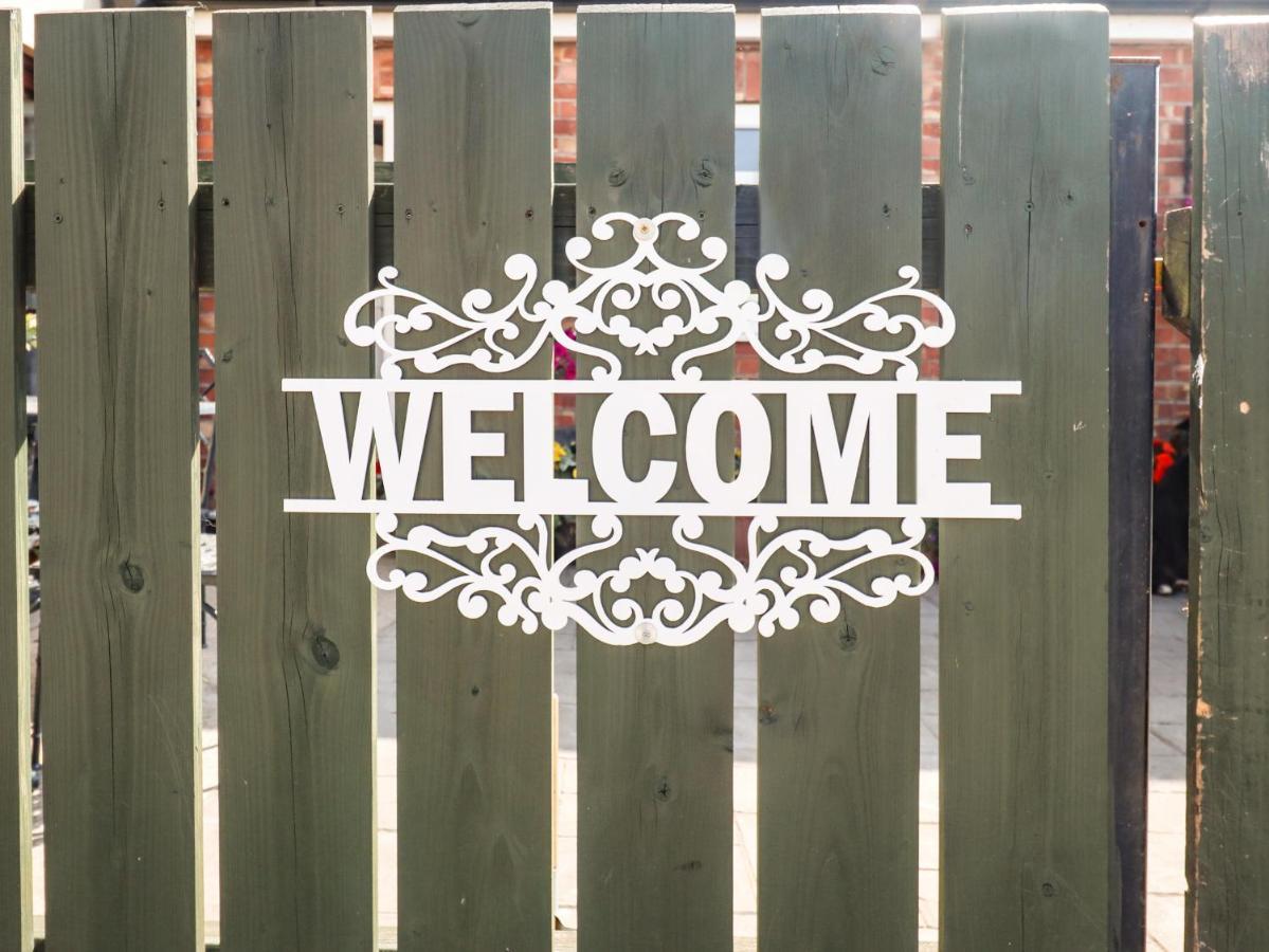Holiday home 8 Heatons Bridge Road *