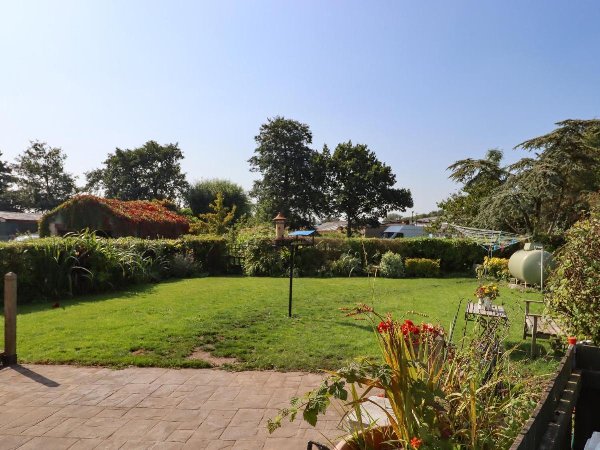 Holiday home 8 Heatons Bridge Road