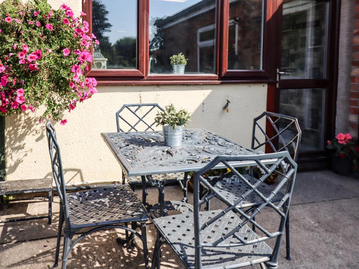 8 Heatons Bridge Road Holiday home